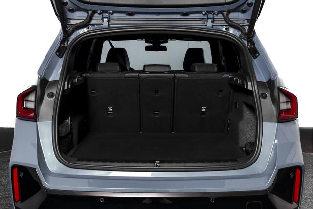 BMW X1 xDrive25e 245 PK | M-Sport | Premium Pack | S/K-Panodak | Elek. Trekhaak | Dig. Cockpit | Cruise | Stoelverw. | PDC | Camera | NAV+App. Connect | ECC | Elek. Klep | LM 19" | 8872