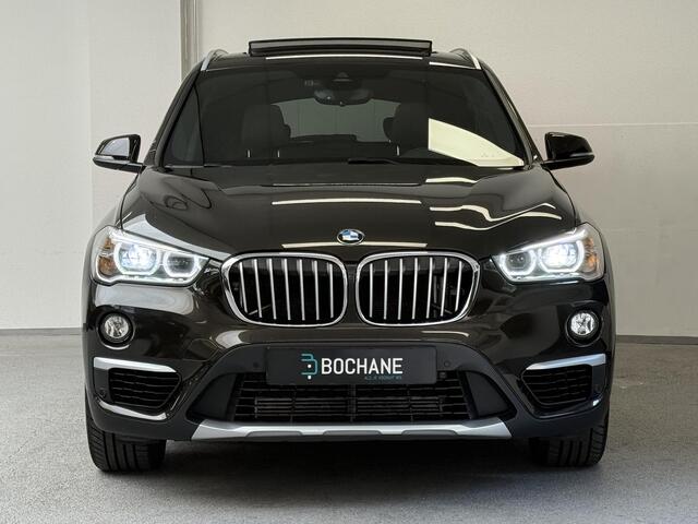 BMW X1 sDrive20i High Executive | TREKHAAK | PANO | CAMERA |