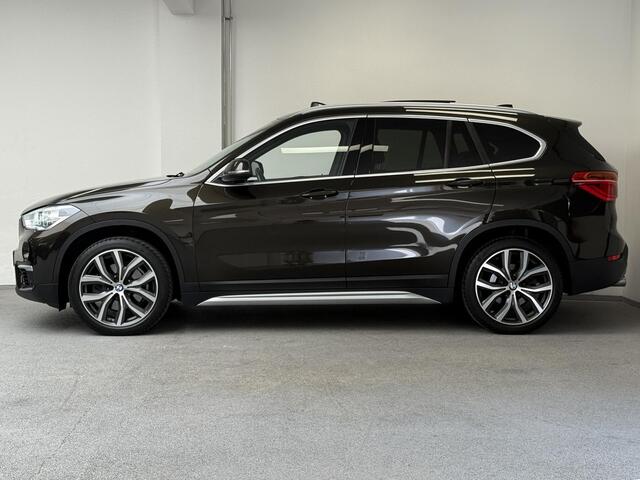 BMW X1 sDrive20i High Executive | TREKHAAK | PANO | CAMERA |