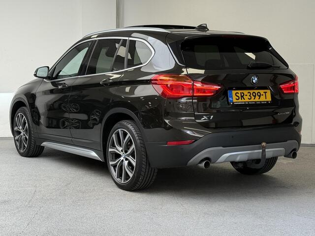 BMW X1 sDrive20i High Executive | TREKHAAK | PANO | CAMERA |