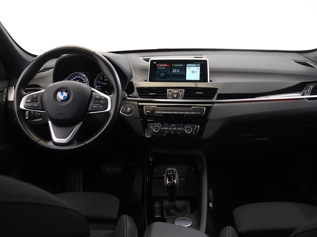 BMW X1 sDrive18i Executive Sport Edition | 1700kg trekgewicht | Trekhaak | Stoelverwarming | HUD | Navigatie | Cruise control | Achteruitrijcamera | Sportstoelen |