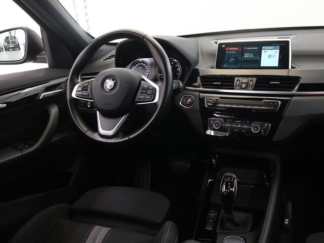 BMW X1 sDrive18i Executive Sport Edition | 1700kg trekgewicht | Trekhaak | Stoelverwarming | HUD | Navigatie | Cruise control | Achteruitrijcamera | Sportstoelen |