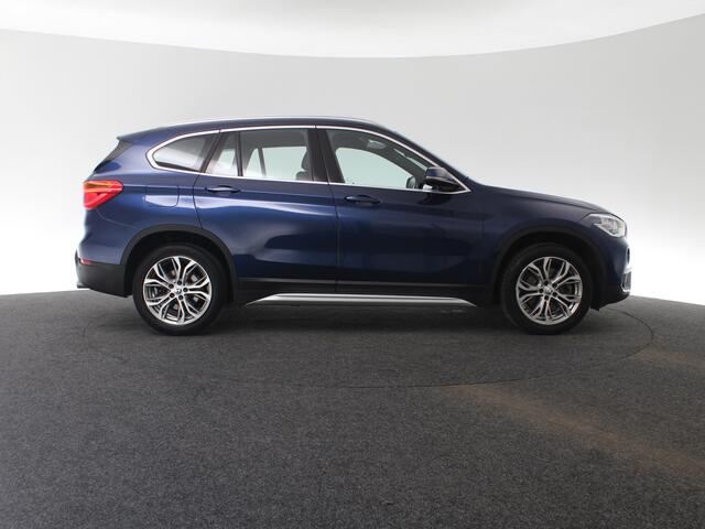 BMW X1 sDrive20i Orange Edition II, NL-auto, NAP, BTW