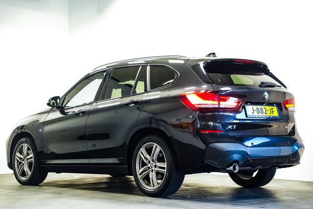 BMW X1 sDrive18i High Executive M Sport|Trekhaak|Camera|Head up|Navi