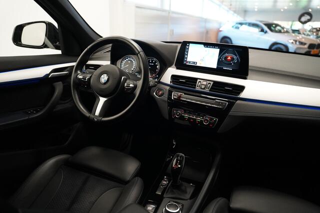 BMW X1 sDrive18i High Executive M Sport|Trekhaak|Camera|Head up|Navi