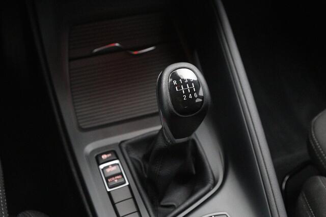 BMW X1 sDrive18i High 140 PK Executive Edition, Trekhaak, Head-Up Display, Stoelverwarming, Sportstoelen