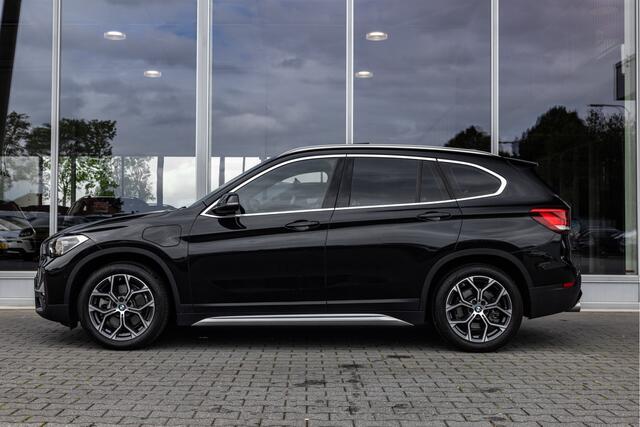 BMW X1 xDrive25e High Executive | Pano | Leder | Head-up