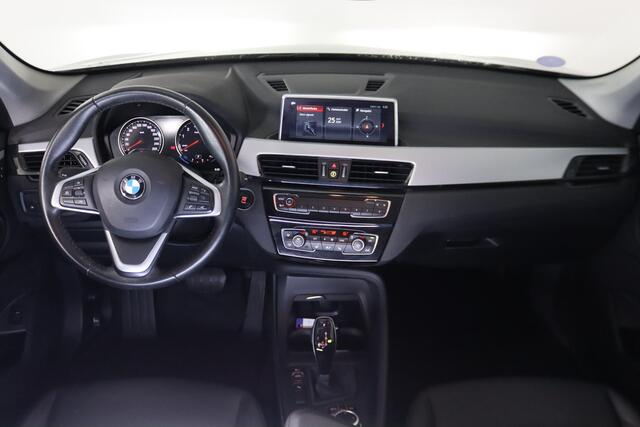 BMW X1 sDrive18i Executive LED koplampen, Navigatie, Cruise Control, Stoelverwarming