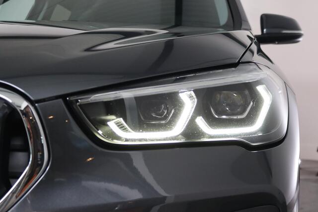 BMW X1 sDrive18i Executive LED koplampen, Navigatie, Cruise Control, Stoelverwarming