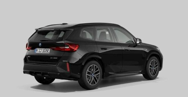 BMW X1 xDrive25e M Sport - Driving Assistant Plus - PREMIUM PACK - Elektrisch verwarmde voorstoelen - Sportstoelen - Comfort Access - Grootlichtassistent -