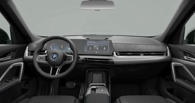 BMW X1 xDrive25e M Sport - Driving Assistant Plus - PREMIUM PACK - Elektrisch verwarmde voorstoelen - Sportstoelen - Comfort Access - Grootlichtassistent -