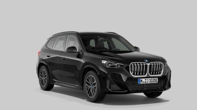 BMW X1 xDrive25e M Sport - Driving Assistant Plus - PREMIUM PACK - Elektrisch verwarmde voorstoelen - Sportstoelen - Comfort Access - Grootlichtassistent -