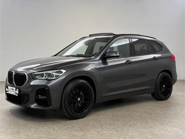 BMW X1 xDrive25e eDrive M-Sport | Pano | Sfeer | HuD | Camera | Adap. Cruise | Trekhaak | Navi | Parkeersens.