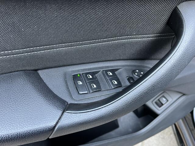 BMW X1 sDrive18d Executive Airco Trekhaak