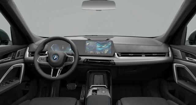 BMW X1 xDrive25e M Sport - Trekhaak - Panoramadak - Actieve bestuurdersstoel - PREMIUM PACK - COMFORT PACK - TRAVEL PACK - Sportstoelen - Harman Kardon - Getinte ruiten -