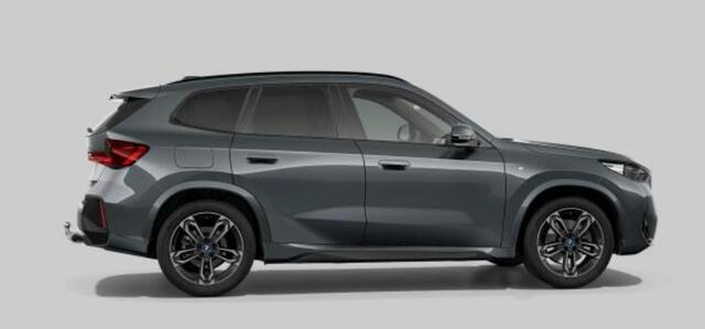 BMW X1 xDrive25e M Sport - Trekhaak - Panoramadak - Actieve bestuurdersstoel - PREMIUM PACK - COMFORT PACK - TRAVEL PACK - Sportstoelen - Harman Kardon - Getinte ruiten -