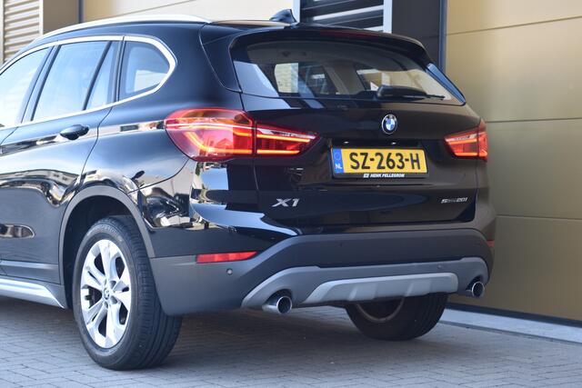 BMW X1 sDrive20i High Executive * LED * Leder * Head-up * Stoelverwarming * X-Line *