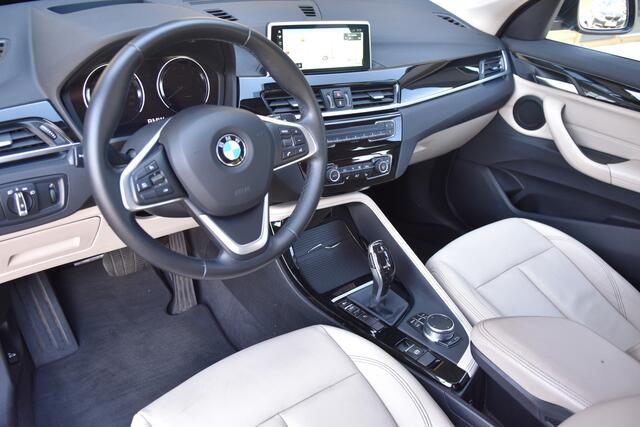 BMW X1 sDrive20i High Executive * LED * Leder * Head-up * Stoelverwarming * X-Line *