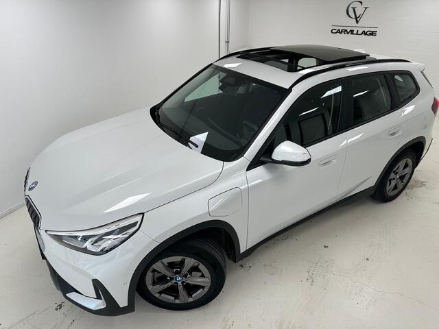 BMW X1 xDrive30e Luxury | Trekhaak | Panoramadak | Adaptief CC. |