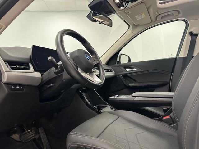BMW X1 xDrive30e Luxury | Trekhaak | Panoramadak | Adaptief CC. |