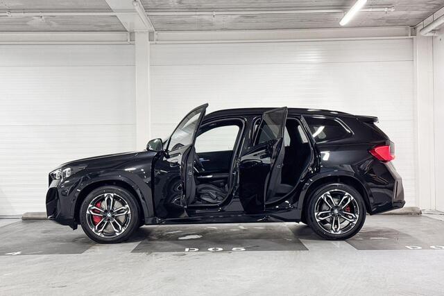 BMW X1 sDrive20i | M-Sport | Travel Pack | Premium Pack | Driving Assistant Plus | Harman/Kardon | Stoelverwarming | Panoramadak | Trekhaak | Comfort Access