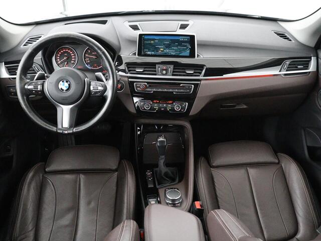 BMW X1 sDrive20i High Executive Panoramadak | Harman Kardon | Trekhaak | DAB Radio | Bluetooth | Climate control | Adaptive Cruise control | Sfeerverlichting