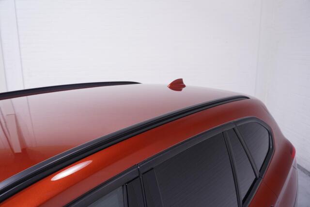 BMW X1 sDrive18i Executive Edition NAP Navi Led koplampen Head-up Trekhaak Camera PDC v+a