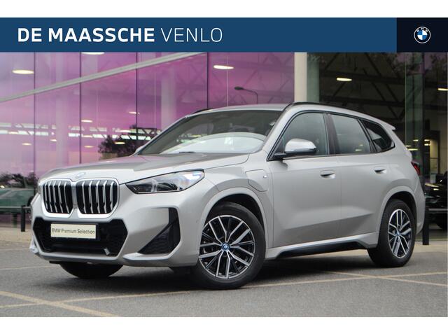 BMW X1 xDrive25e M Sport Automaat / Sportstoelen / Achteruitrijcamera / Comfort Access / M Adaptief onderstel / Stoelverwarmig / Adaptieve LED