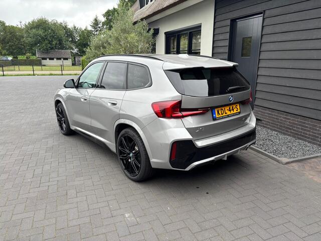 BMW X1 xDrive30e M-Sport | Pano dak | Elektr. Trekhaak | 20'' zwarte velgen