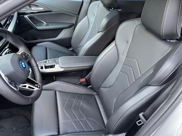 BMW X1 xDrive30e M-Sport | Pano dak | Elektr. Trekhaak | 20'' zwarte velgen