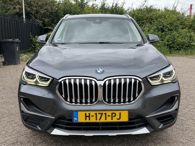 BMW X1 sDrive20i VDL Nedcar Edition LED/Sportleer/HU/Stoelverw/Leer/Navi