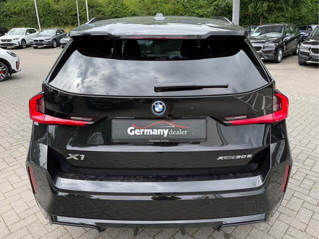BMW X1 xDrive30e 326pk M-Sport Pano Tr-Haak H&K Zetels+Memo 20-Inch