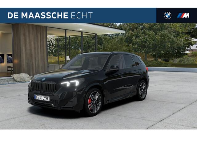 BMW X1 xDrive25e M Sport Automaat / Panoramadak / Sportstoelen / M Adaptief onderstel / Head-Up / Parking Assistant Plus / Comfort Access / Stuurverwarming