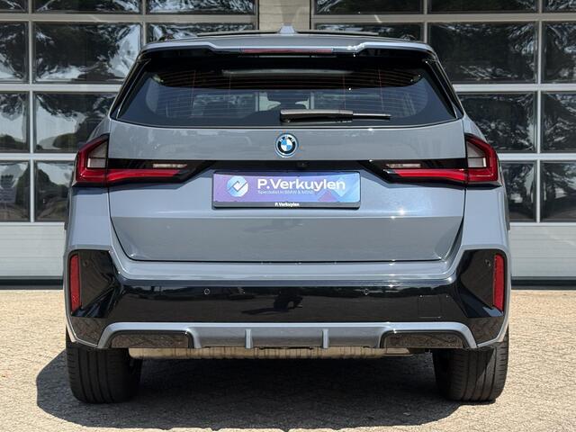 BMW X1 xDrive25e M SPORT | PANORAMA | TREKHAAK | LEDER | HEAD UP | ELEKTR. STOELEN |