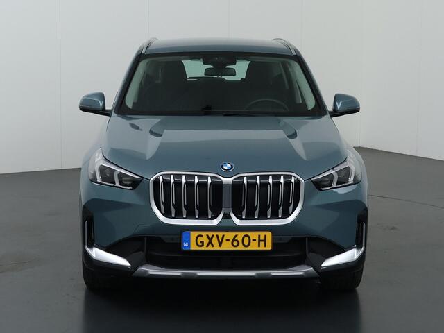 BMW X1 xDrive25e X-Line | 360 Camera | DAB | Apple CarPlay/Android Auto | Stoelverwarming | Ele. kofferdeksel | Trekhaak Ele. wegklapbaar | Innovatie-Pakket |