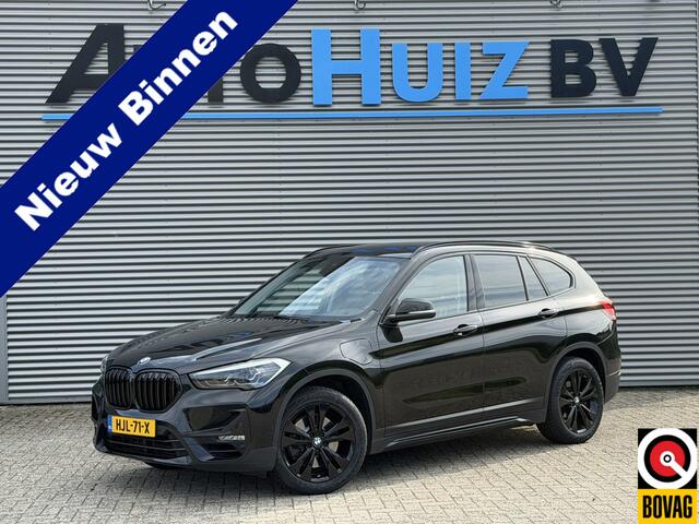 BMW X1 xDrive25e Sport Line Trekhaak Carplay Harman-Kardon Stuurwielverwarming Stoelverwarming 18 Inch LMV Achteruitrijcamera Dealeronderhouden