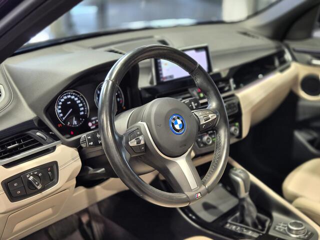 BMW X1 xDrive25e High Executive X-Line | Panorama | Beige leder | Camera | Stoelverw. | Carplay