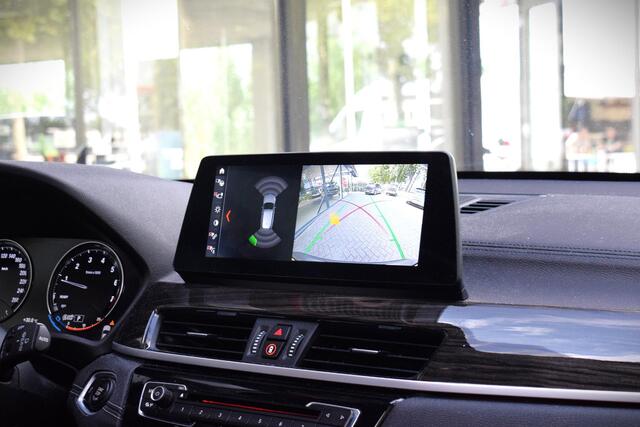 BMW X1 sDrive20i |PANO|CAMERA|H&K|MEMORYSTOEL|CARPLAY