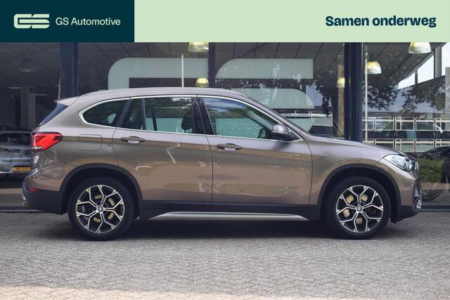 BMW X1 sDrive20i |PANO|CAMERA|H&K|MEMORYSTOEL|CARPLAY