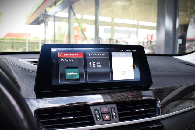 BMW X1 sDrive20i |PANO|CAMERA|H&K|MEMORYSTOEL|CARPLAY