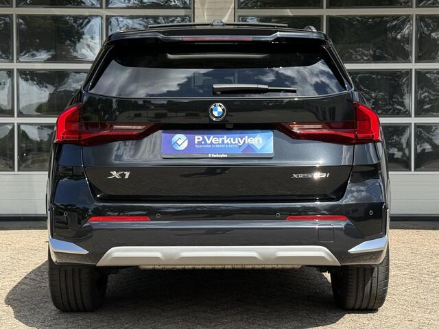 BMW X1 xDrive23i X LINE | PANORAMA | SPORTSTOELEN | ELEKTRISCHE STOEL | LEDER | 18 INCH LM VELGEN |