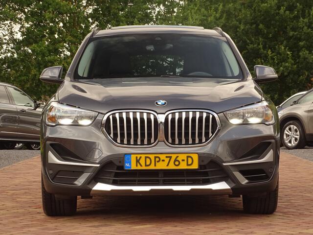 BMW X1 xDrive20i | Pano | HarmanKardon | Trekhk | Leer | Stoelverw | Cam | FULL!