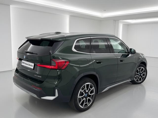 BMW X1 xDrive25e xLine | 19" | Trekhaak | Panorama | Stoel/Stuurverwarming | Voorbereiding Driving Assistant Plus