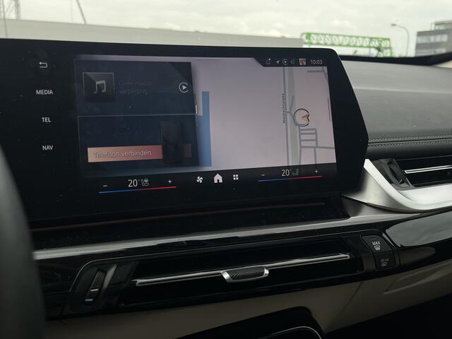 BMW X1 xDrive25e xLine | 19" | Trekhaak | Panorama | Stoel/Stuurverwarming | Voorbereiding Driving Assistant Plus