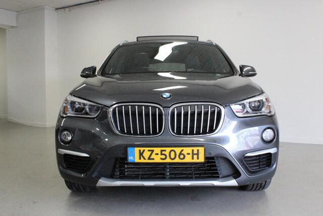 BMW X1 xDrive20i Centennial High Executive | 192PK | PANO | H&K | CLIMA | STOEL-VERW | CAMERA | NAVI | DAB | LED | E-KLEP |