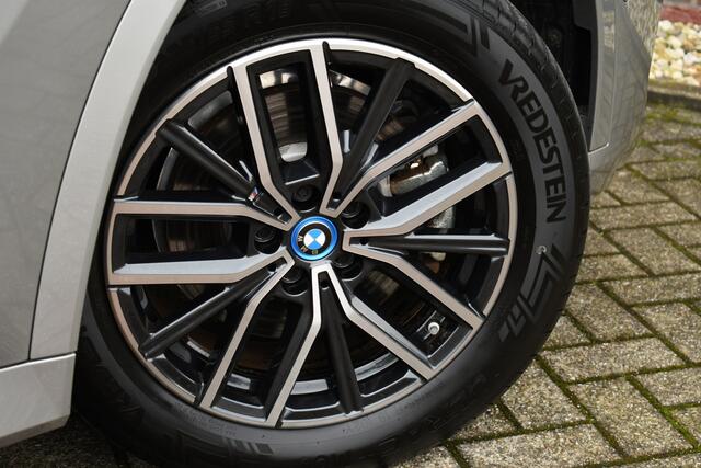 BMW X1 xDrive25e M-Sport ACC HUD E-zetels 360-cam Shadowline