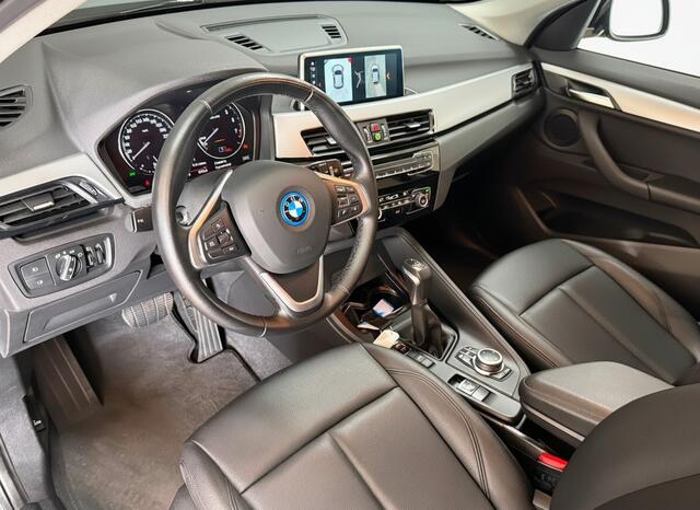 BMW X1 xDrive25e Executive | Camera | Sport | Navigatie.
