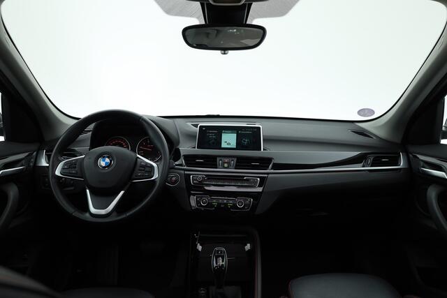BMW X1 sDrive20i High Executive | Rijklaar!! | Pano | Cruise Contr. | Camera | Apple CarPlay | Stoelverw. | Leder | 18''