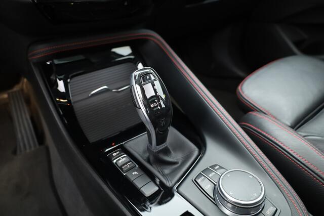 BMW X1 sDrive20i High Executive | Rijklaar!! | Pano | Cruise Contr. | Camera | Apple CarPlay | Stoelverw. | Leder | 18''