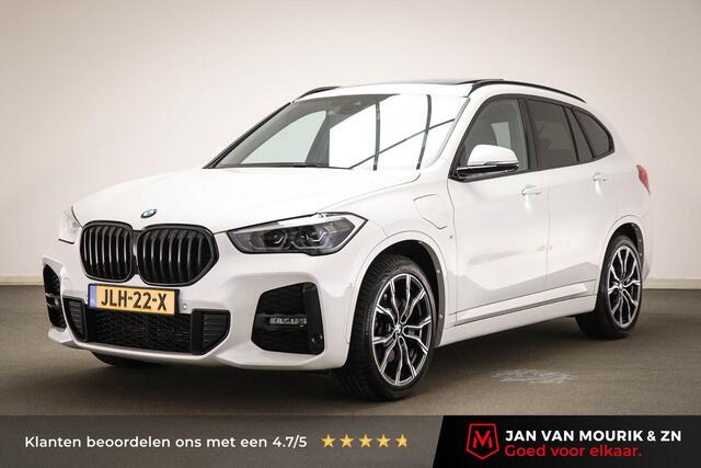 BMW X1 xDrive25e | PANORAMADAK | STOELVERWARMING | DAB | APPLE | CAMERA | 19"